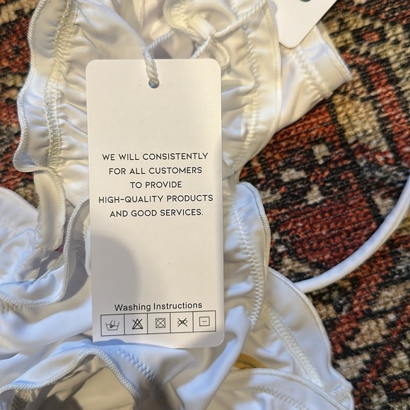 Women’s White NWT Fox Bikini Swimsuit, bottom size Medium top size Large - Picture 9 of 9